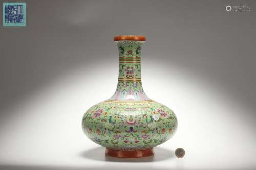 Famille-rose Enameled Water Chestnut-shaped Vase with Interl...
