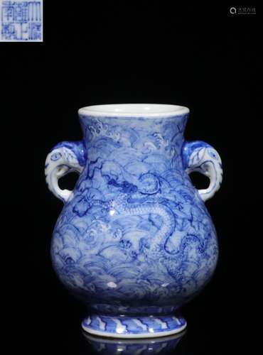 Chinese Hand Painted Blue and White Vase,Mark