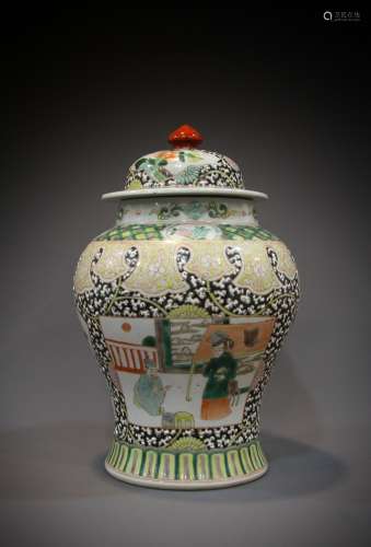 A colorful bottle of Chinese 19th-20th century