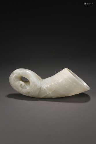 A Chinese jade horn cup