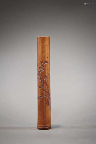 An 18th century wooden pen holder in China