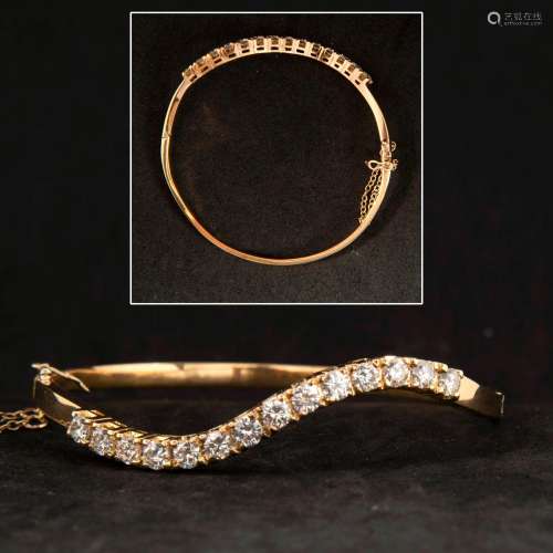 Bracelet en or jaune 18 carats serti de diamants taille bril...