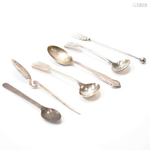 ASSORTMENT OF SILVER HALLMARKED SPOONS
