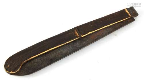AN OVERSIZED LATE 18TH CENTURY STAG-HORN HANDLED FOLDING KNI...