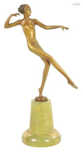 AN ART DECO COLD PAINTED BRONZE FIGURE OF A NUDE LADY