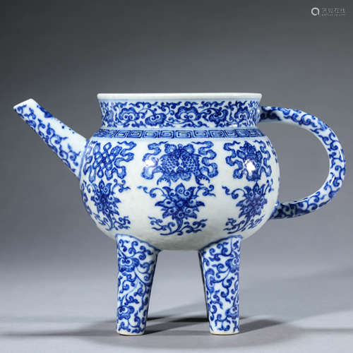 Blue and White Interlocking Lotus Babao Pot