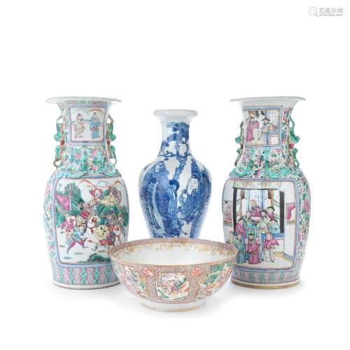 【TP】A pair of Canton famille rose porcelain vases, a Chinese...