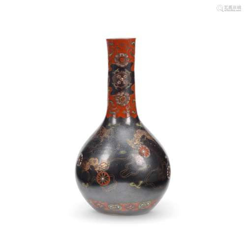 A first half 20th century Japanese porcelain vase  probably ...