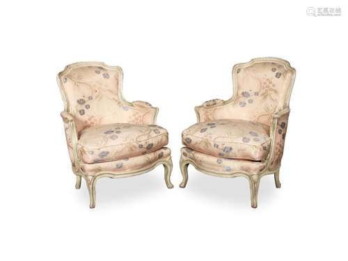 【TP】A pair of French early 20th century painted bergeres in ...