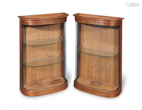 【TP】A pair of rosewood D-shaped hanging display cabinets by ...