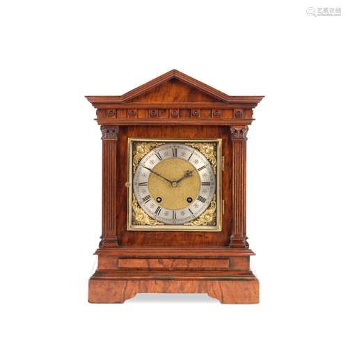 【TP】An Edwardian walnut stained table or mantel clock