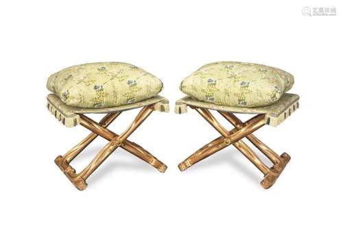 【TP】A pair of French late 19th century carved giltwood plian...