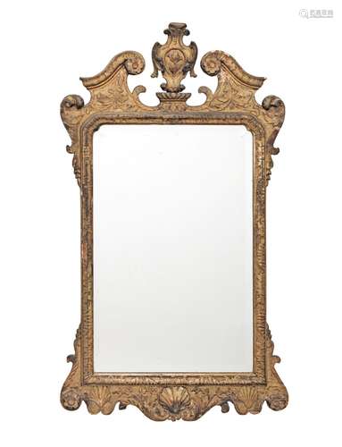 【TP】A George I/II giltwood and gilt gesso mirror