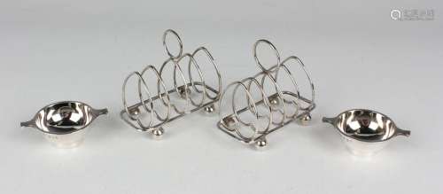A pair of George V silver four heart shaped division toast r...
