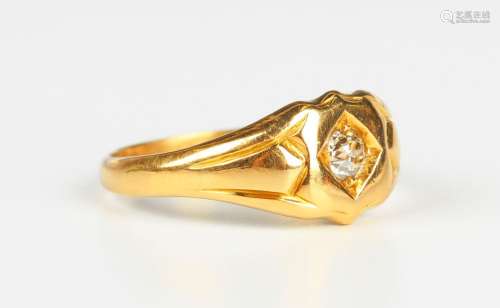 A late Victorian 18ct gold and diamond single stone ring, mo...