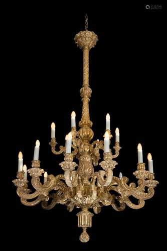 A LARGE AND IMPRESSIVE GILTWOOD 18 LIGHT CHANDELIER, PROBABL...