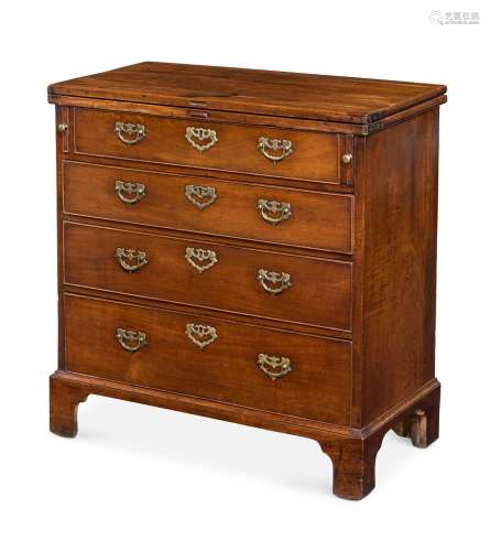 A GEORGE II MAHOGANY BACHELOR'S CHEST OF DRAWERS, CIRCA 1750