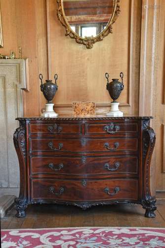A FINE GEORGE III MAHOGANY AND INLAID SERPENTINE FRONTED COM...