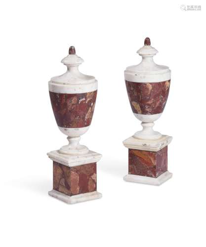 A PAIR OF WHITE AND RED MARBLE PEDESTAL URNS EARLY 20TH CENT...