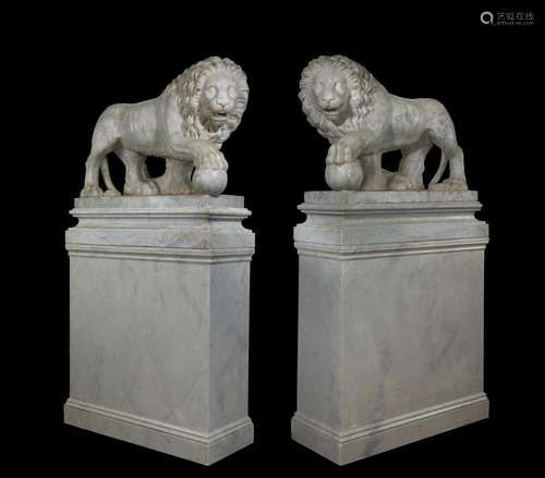 A LARGE PAIR OF CARVED STONE 'MEDICI LIONS', IN THE 'GRAND T...