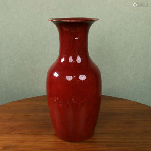 清中期 红釉大瓶