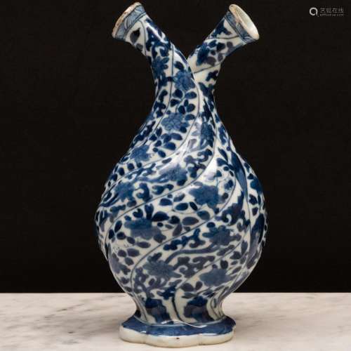 Chinese Export Blue and White Porcelain Spiral Fluted Cruet ...