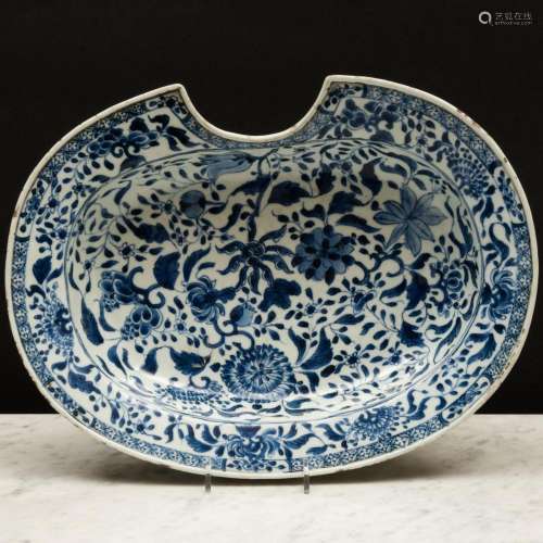 Chinese Export Blue and White Porcelain Barber s Basin