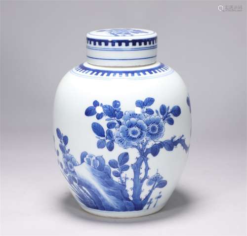 The cover pot of blue and white flowers in Kangxi in Qing Dy...