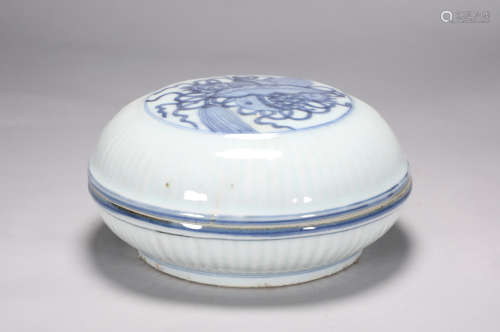 Wanli blue and white holding box of Ming Dynasty
