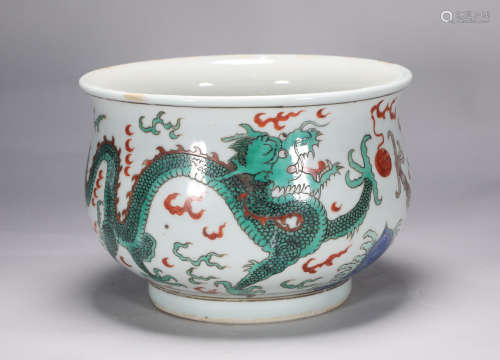 Colorful dragon pattern censer in Kangxi of Qing Dynasty