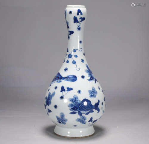 Qing Dynasty Kangxi blue and white garlic bottle with fish a...