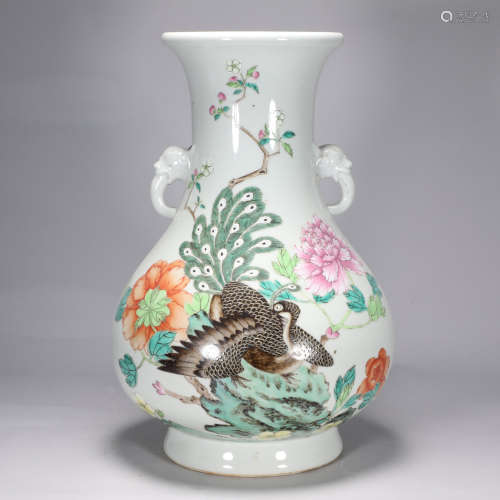 Qing Dynasty Yongzheng pink flower and bird bottle