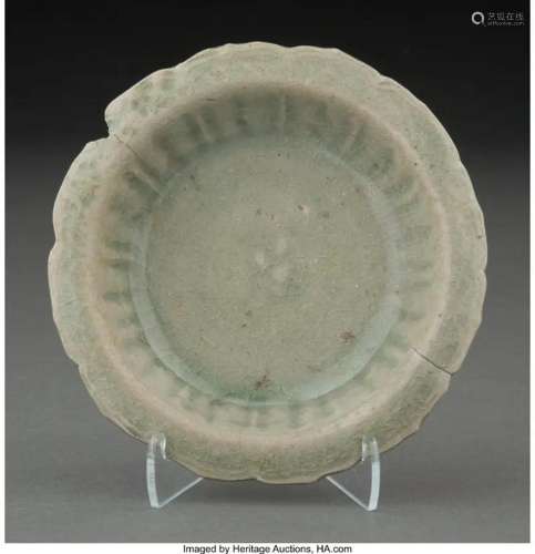 78411: A Korean Celadon Glazed Dish, Koryo Dynasty 1-1/