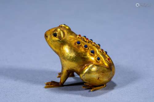 Ancient Chinese gem-encrusted golden toad