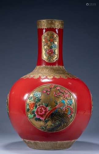 Chinese Qing Dynasty Qianlong red glaze painted gold flower ...