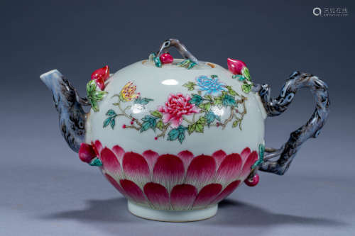 Ancient Chinese Qianlong Peach Blossom Lotus Bottom Pot