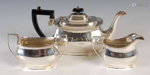 A George V silver three piece tea set, Birmingham, 1933, mak...