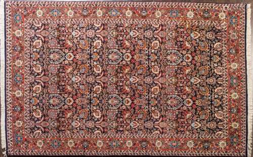 A Bidjar hand knotted wool rug, 5 3" x 8 2"