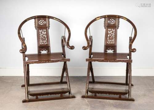 A pair of Chinese Jiaoyi folding archairs in the Ming style,