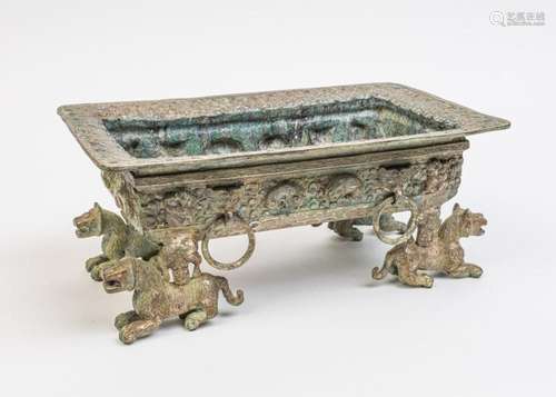 A Chinese bronze rectangular censer,