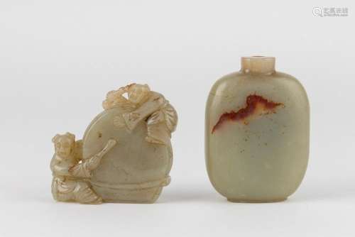 A Chinese grey and russet jadeite snuff bottle,