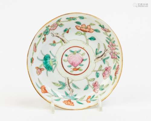 A Chinese polychromed dish, 5 1/4 in. (13.34 cm.)