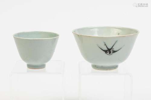 A Chinese porcelain bowl, bowl: 2 1/8 x 3 7/8 in. (5.40 x 9....