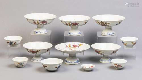 A collection of five Chinese porcelain pedestal bowls