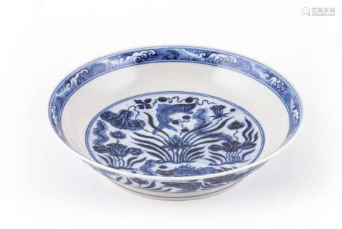 A Chinese Ming style blue and white shallow bowl, 7 in. (17....