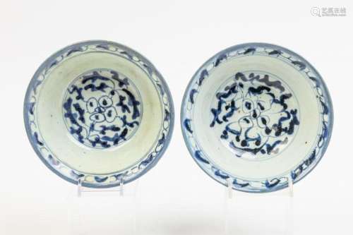 A pair of Chinese blue and white bowls, 2 1/4 x 6 1/2 in. (5...