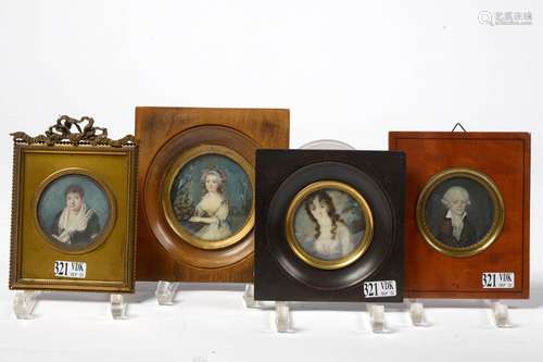 Lot de quatre miniatures peintes sur ivoire : "Portrait...