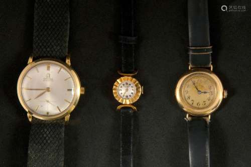 Trois montres en or jaune 18 carats de marque Oméga, Movado ...