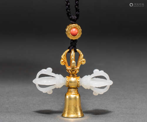 Chinese jade and gold pendant from Qing Dynasty