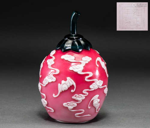 Chinese Qing Dynasty glass jar